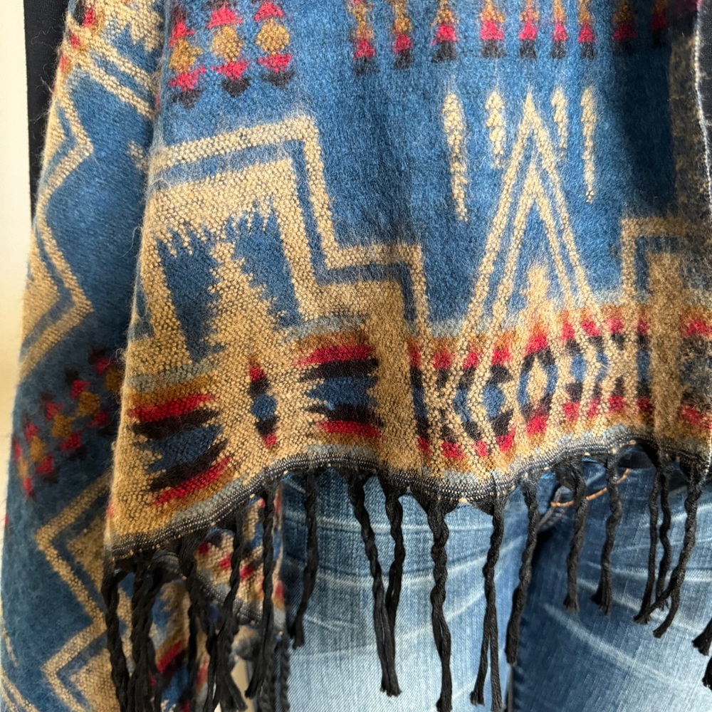 Vest with Fringe - Picture 6 of 8